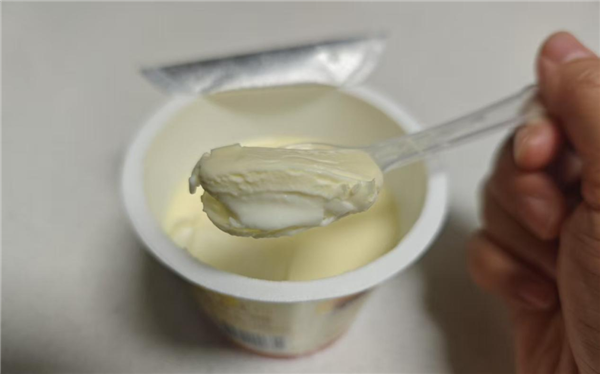 最近爆火！口感超好的奶皮子酸奶是“热量刺客”吗