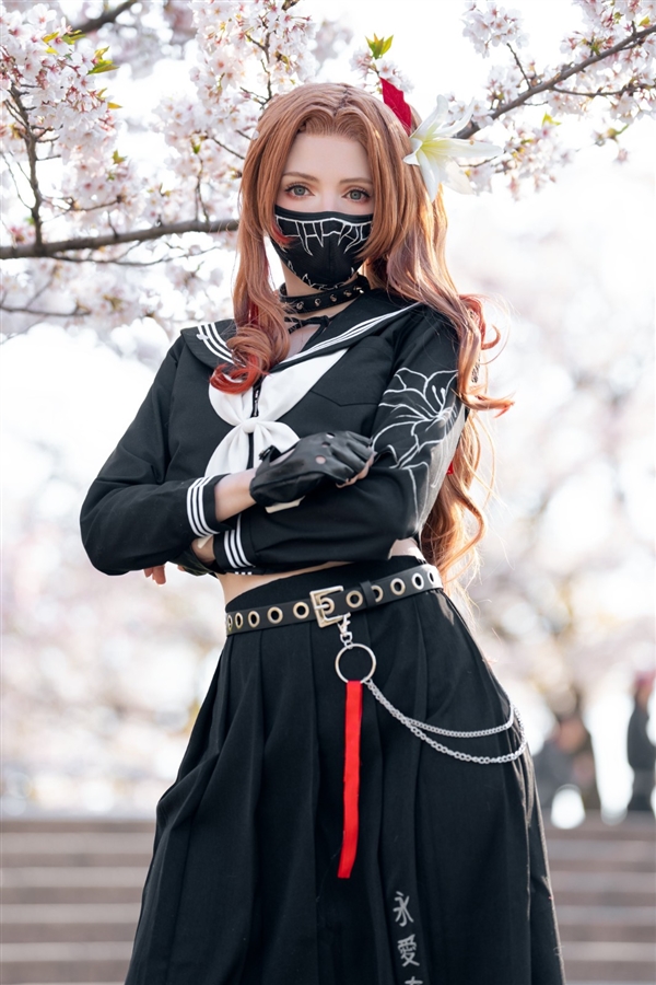 《生化4RE》阿什莉体模Cos美图：杰玛真性感火辣
