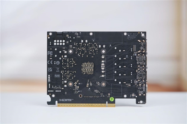 特大双风扇！耕升RTX 5060暴风OC显卡图赏