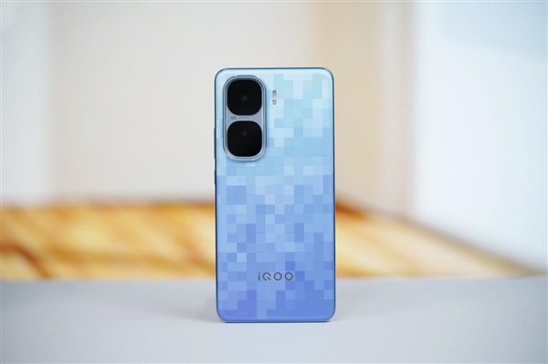 最强2K直屏手机！iQOO Neo10 Pro+图赏