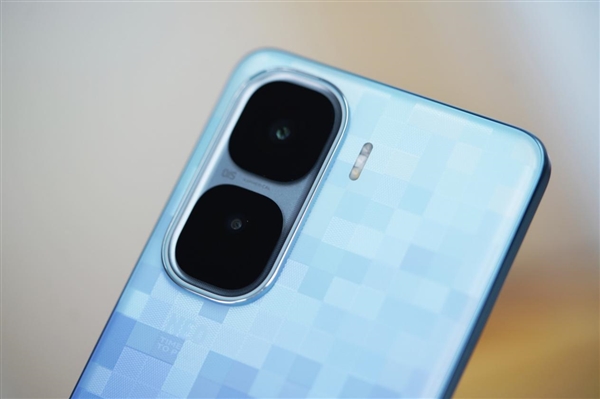 最强2K直屏手机！iQOO Neo10 Pro+图赏