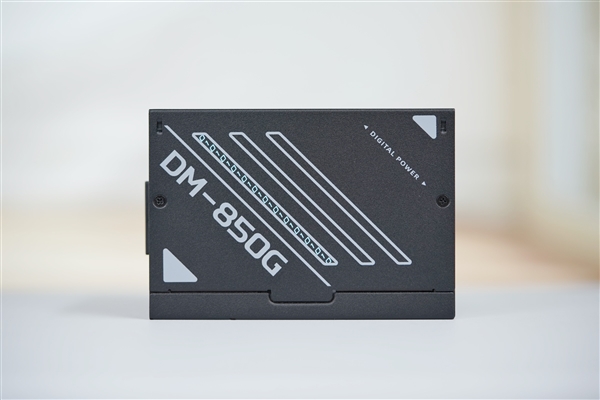 鑫谷“灵眸”系列首款数字电源！数智DM-850G图赏