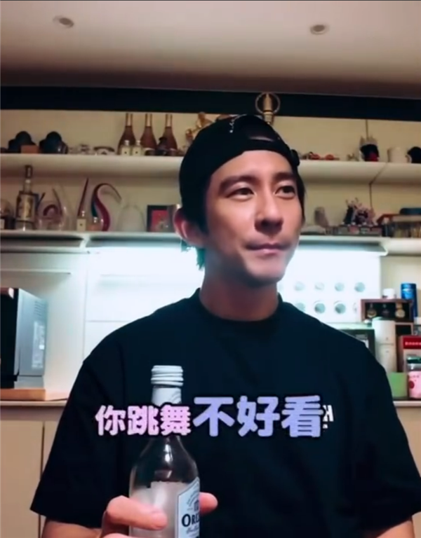 贾静雯否认丈夫修杰楷酒驾：太荒谬