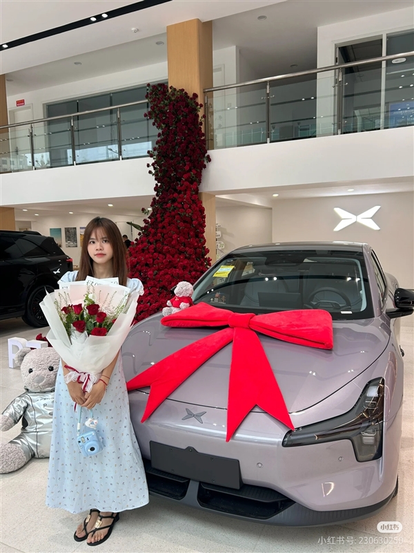 小鹏MONA把高阶智驾干到12.98万 车主近一半是女生