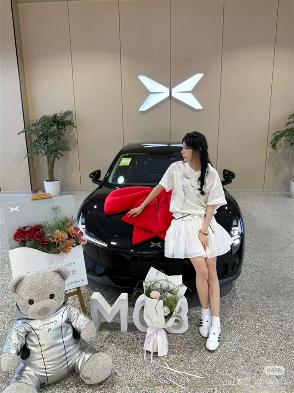 小鹏MONA把高阶智驾干到12.98万 车主近一半是女生